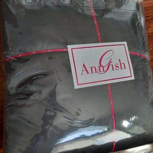 Ann Gish Velvet Duchess Throw